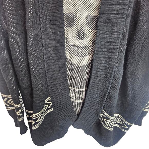 ModCloth Womens Skull Print Cardigan Sweater Open Front Size 1X Grunge Halloween - Picture 3 of 9